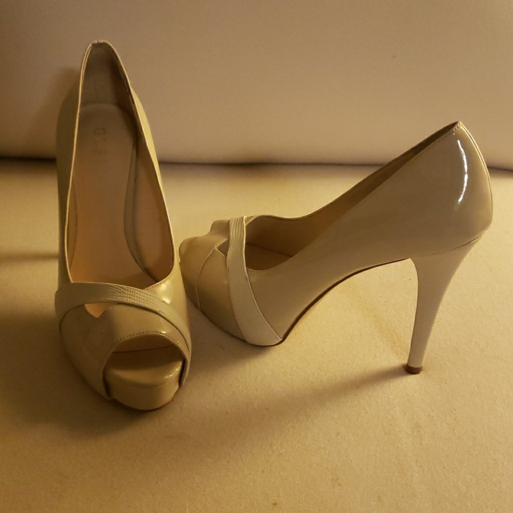 Guess Patten Leather Pumps